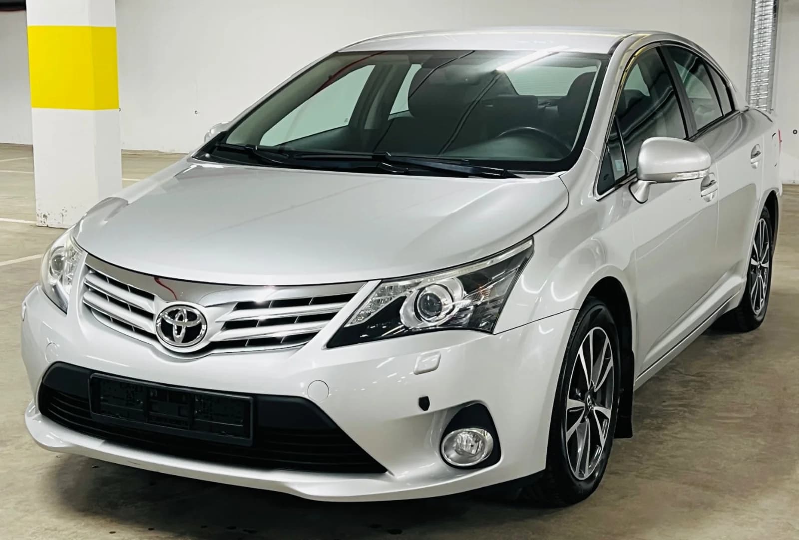 2013 Toyota Avensis - 1,8 VVT-i Del-skinn/Navi/H-feste/EU10-2027/Xenon/Cruise