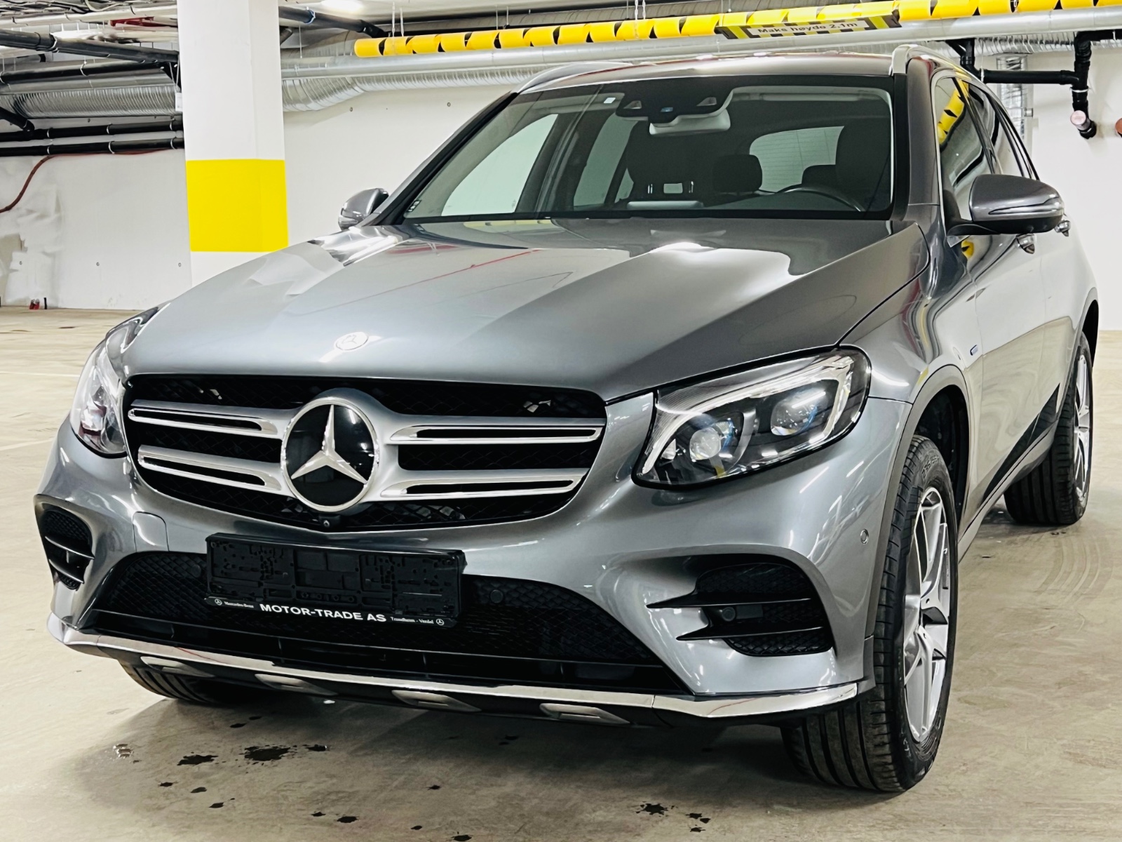 2017 Mercedes-Benz GLC350 e - PHEV/4MATIC/AMG/Sport/Del-Skinn/Navi/Krok/ACC/R.kamera